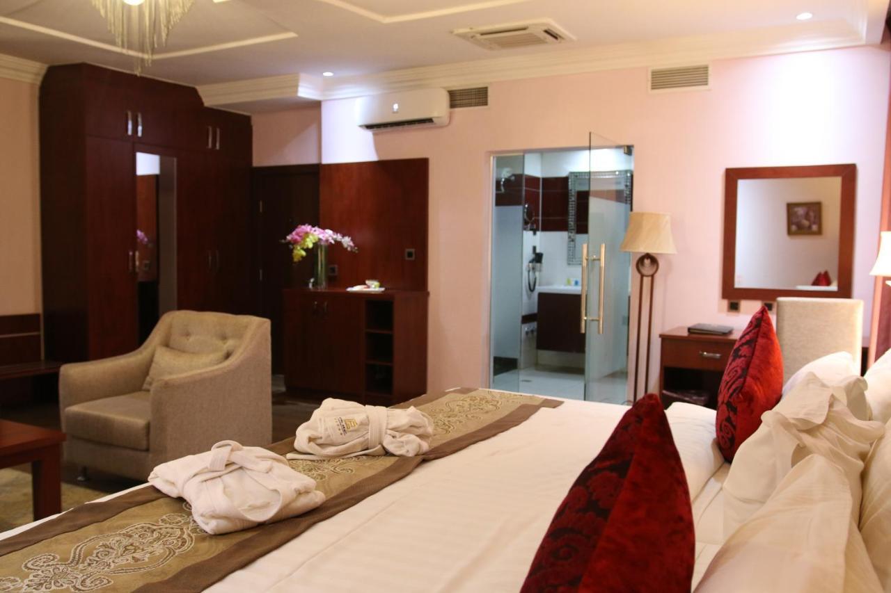Grand Pela Hotel & Suites Abuja Exterior foto